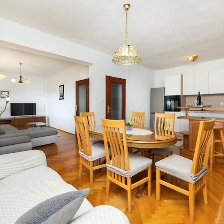 Beautiful Apartment In Trogir With Wifi المظهر الخارجي الصورة